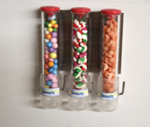 Dolls house wall sweet - =,