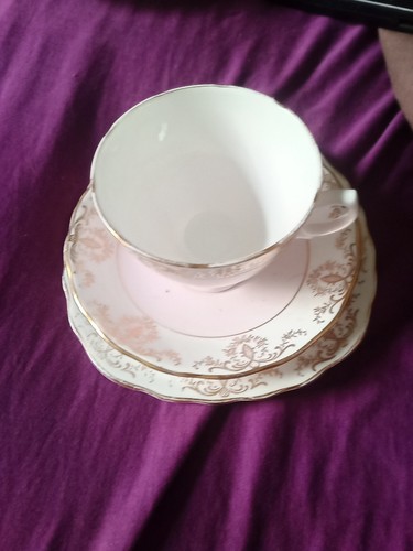 Vintage royal vale fine - vale, bone