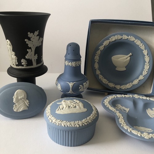 Nice collection six - of, pieces
