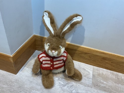 Dora designs amos hare - amos,
