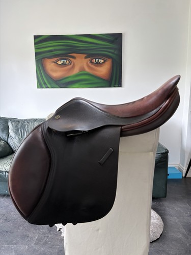 Mark todd jump saddle - mark,