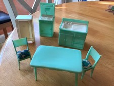 vintage 1960s dolls house
