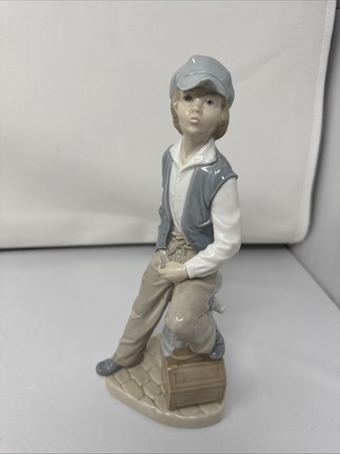 Nao lladro figurine boy - lladro,