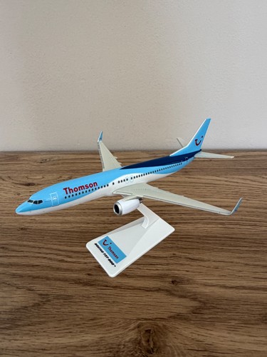 Thomson 737 800 200 scale - thomson,