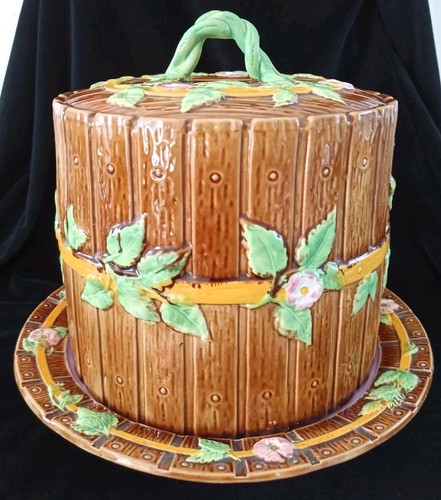 Majolica cheese keeper - cheese, fence
