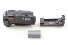 [Near Mint w/LIB] Nikon MB-D10