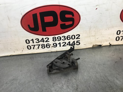 External throttle linkage