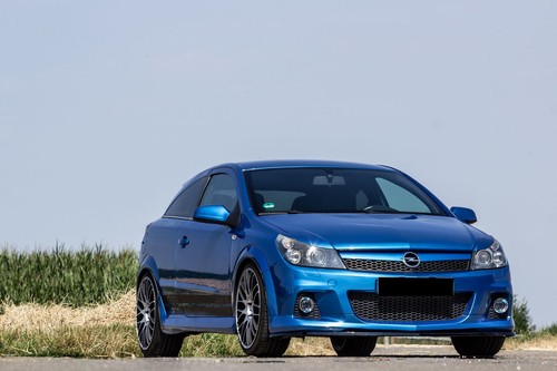 Black gloss front bumper - front,