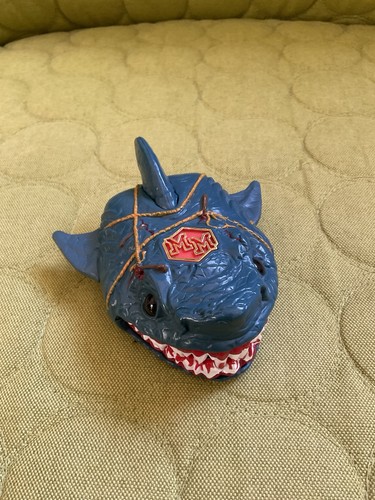 Mighty max shark - mighty, jaws