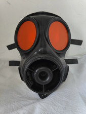 BRITISH ARMY S10 GAS MASK W RED LENSES AND FILTER SIZE 3 GOOD COND COLLECTIBLE