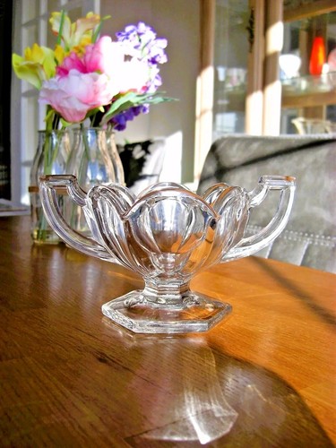 Lovely art deco style - a,