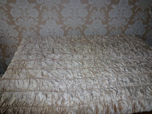 Laura ashley bedspread throw - laura,