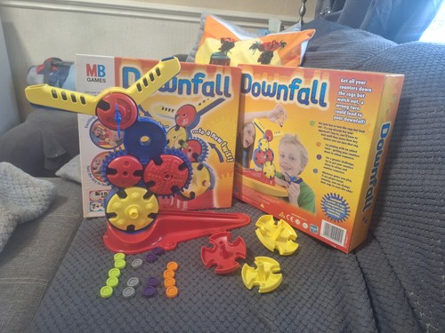 Downfall board game 2004 - game,