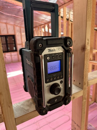 Makita radio bmr 100 - makita,