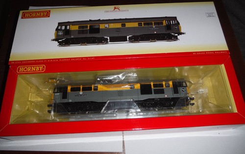 Hornby r3880 engineers - hornby,
