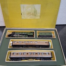 Hornby OO Gauge A3 E77 The White Knight & 2 Coaches.  Read Description Ref AH3