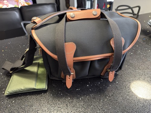 Billingham 225 camera - camera, bag