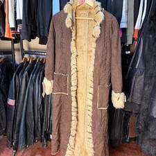 Vintage Women’s Long Afghan