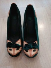 Unusual Tuk Court Shoe With