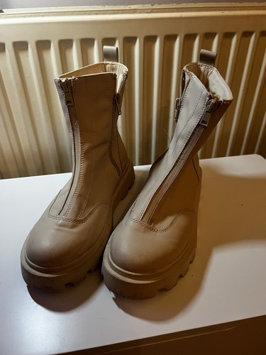 Zara beige boots size - beige,