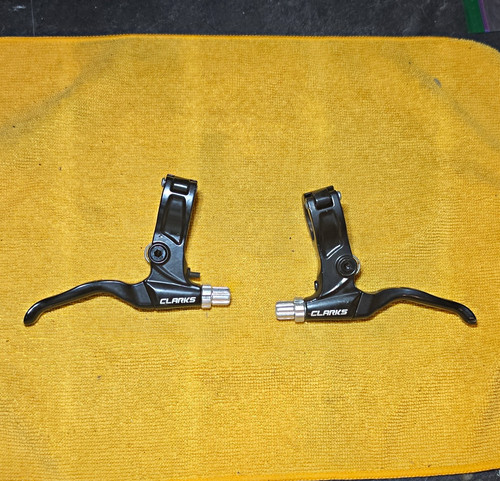 Clarks flat bar brake levers - bar,