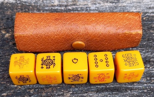 Vintage bakelite poker dice - dice, in
