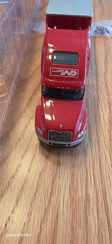 Mack bullnose norbert - mack,
