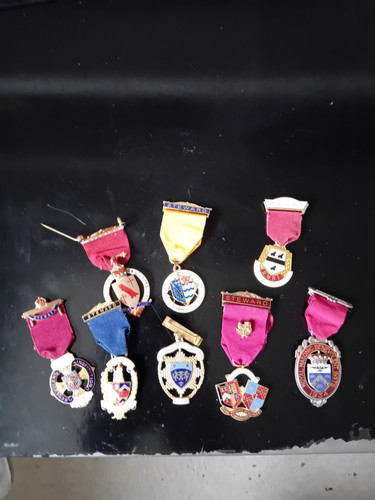 Masonic jewels job lot - x, 8