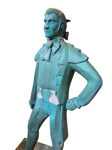 Vintage french statue - french, courtier