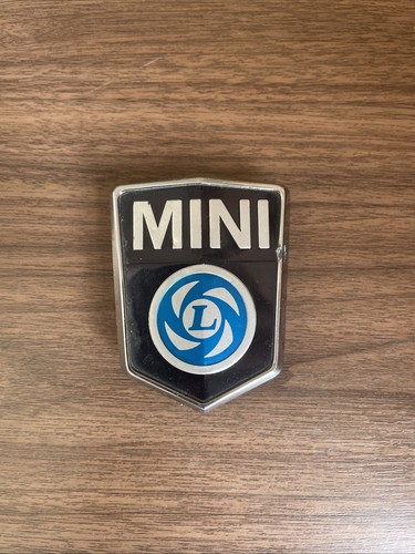 Classic mini bonnet badge - mini,