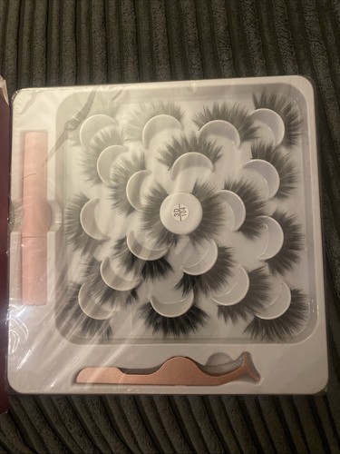 False eyelashes brand new - brand,