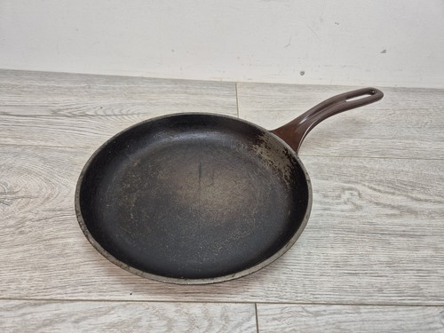 Aga cast iron frying - cast, brown