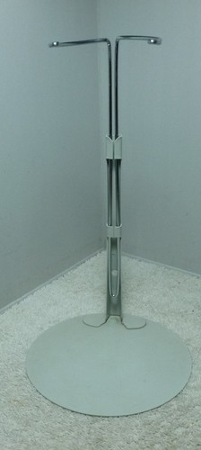 Kaiser doll stand - stand, 11"
