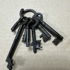 7  Keys Cast Iron Skeleton