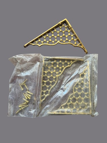 Lot polished brass - of,