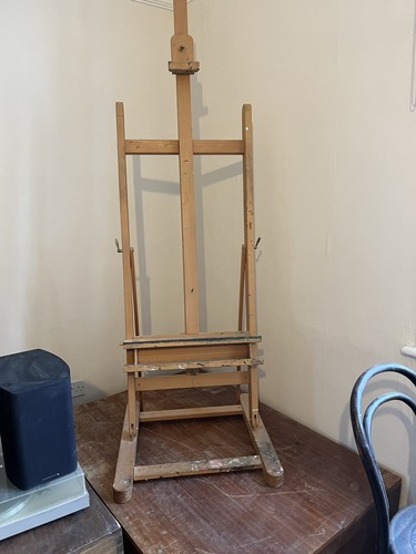 Artist easel pre loved in - easel.,