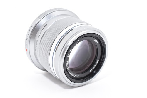 Olympus zuiko 45mm 8 - 45mm, f1.8