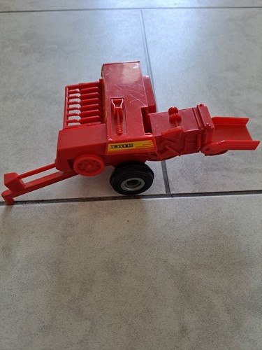 Ertl square baler 3044 - baler,