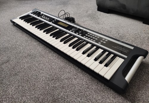 Korg x50 keyboard synth