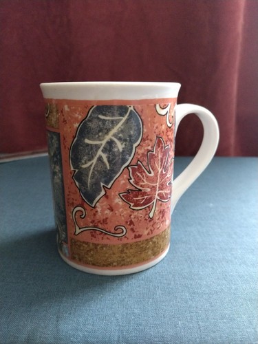 Vtg 1980s ceramic mug by - 3"x4",