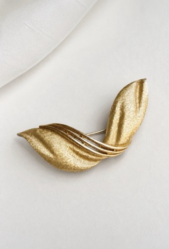 Vintage crown trifari - crown,
