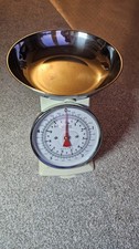 Vintage-Style Cream Hanson Mechanical Kitchen Scales with Stainless Steel Bowl