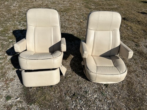 Winnebago captain chairs - winnebago, rv