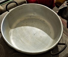 large shallow aluminium