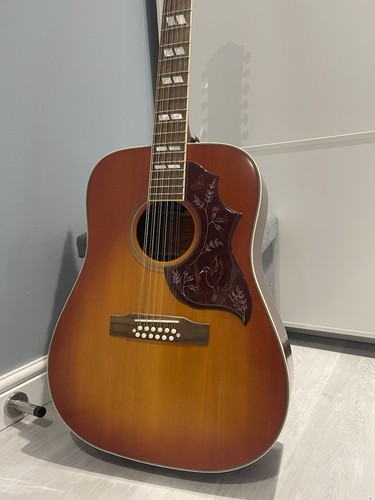 Epiphone hummingbird inspired - epiphone,