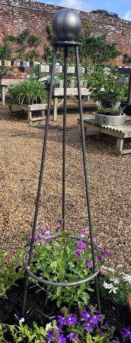 Handmade steel pot obelisk - steel,