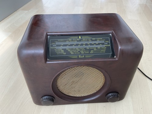 Vintage bakelite bush radio - bakelite,