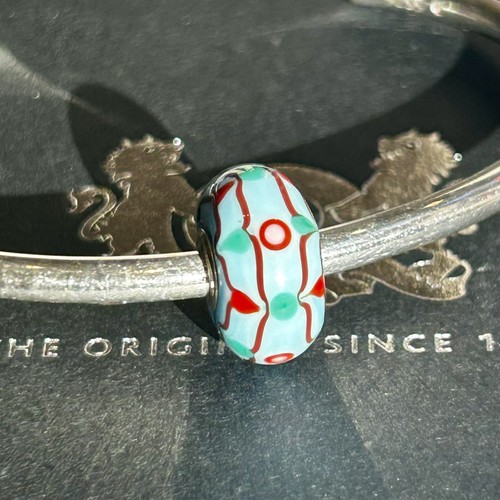 Authentic genuine trollbeads