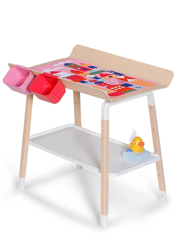 Baby born changing - changing, table