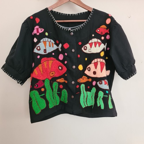Short sleeves hand embroidered - short,